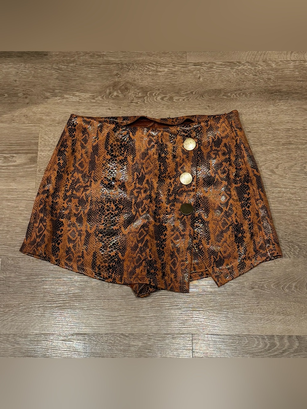 Women’s Tan Snake-Print Button Front Skort